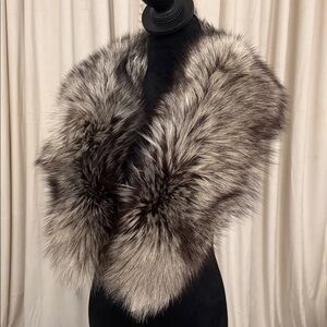 SAGA FOX FUR SCARF COLLAR NEW